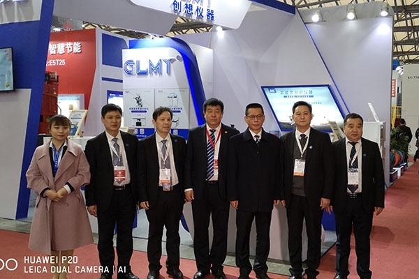 中國鑄造協會張志勇秘書長（右起三）、劉樹生主任（右起四）